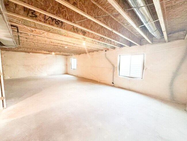 Building Photo - 414 W Snowberry Dr