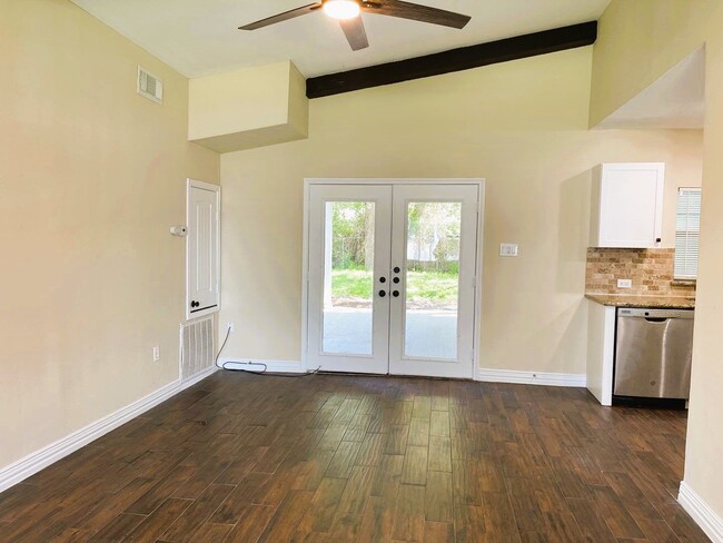 Building Photo - 24514 Sunny Glen Dr