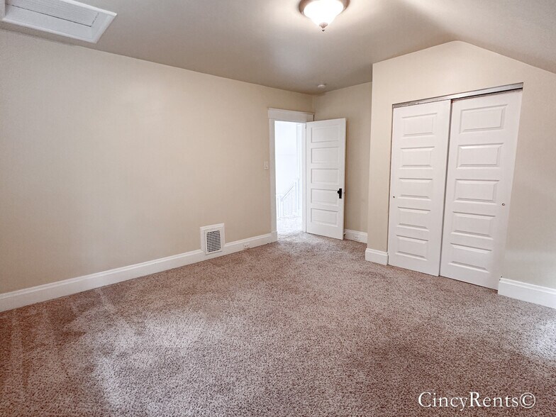 Building Photo - 3645 Zinsle Ave
