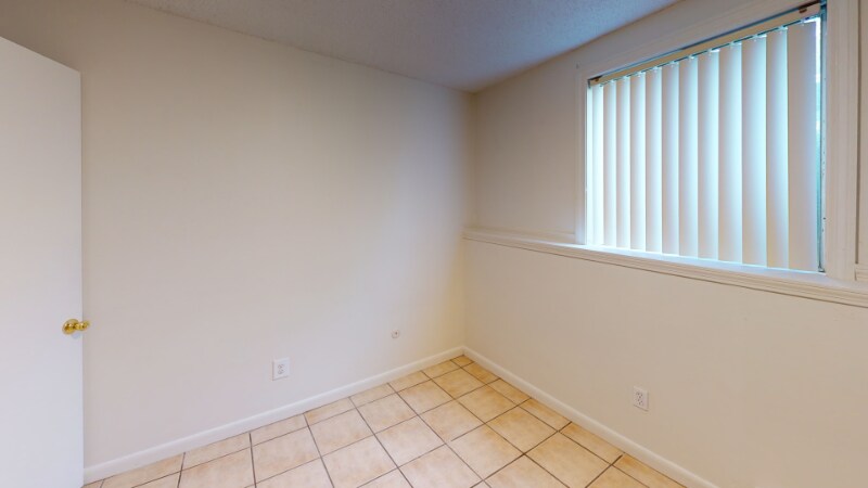 Building Photo - 34 Pleasant St