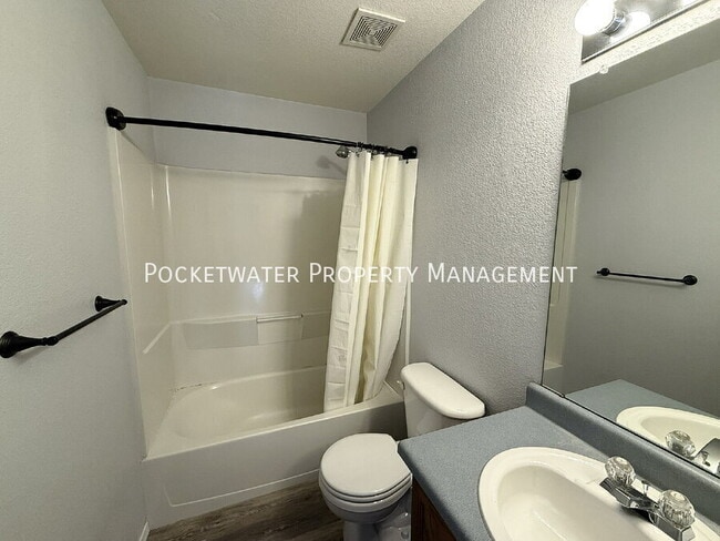 Building Photo - 6270 Snowberry Ave