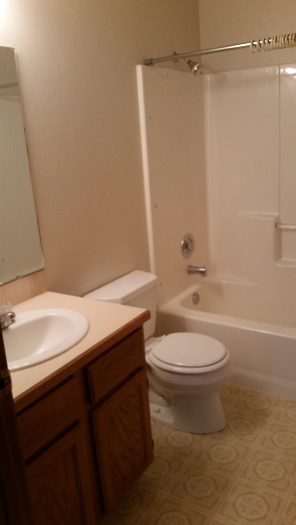 Building Photo - Beautiful Home with Hobby Shop and RV PARKING