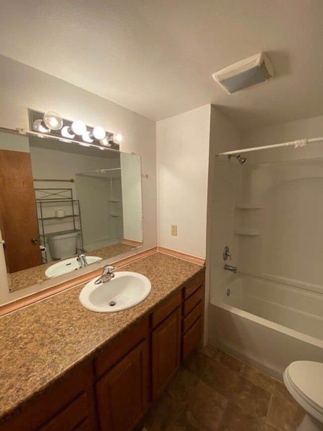 Building Photo - HOME ON HUDLOW (P#335)