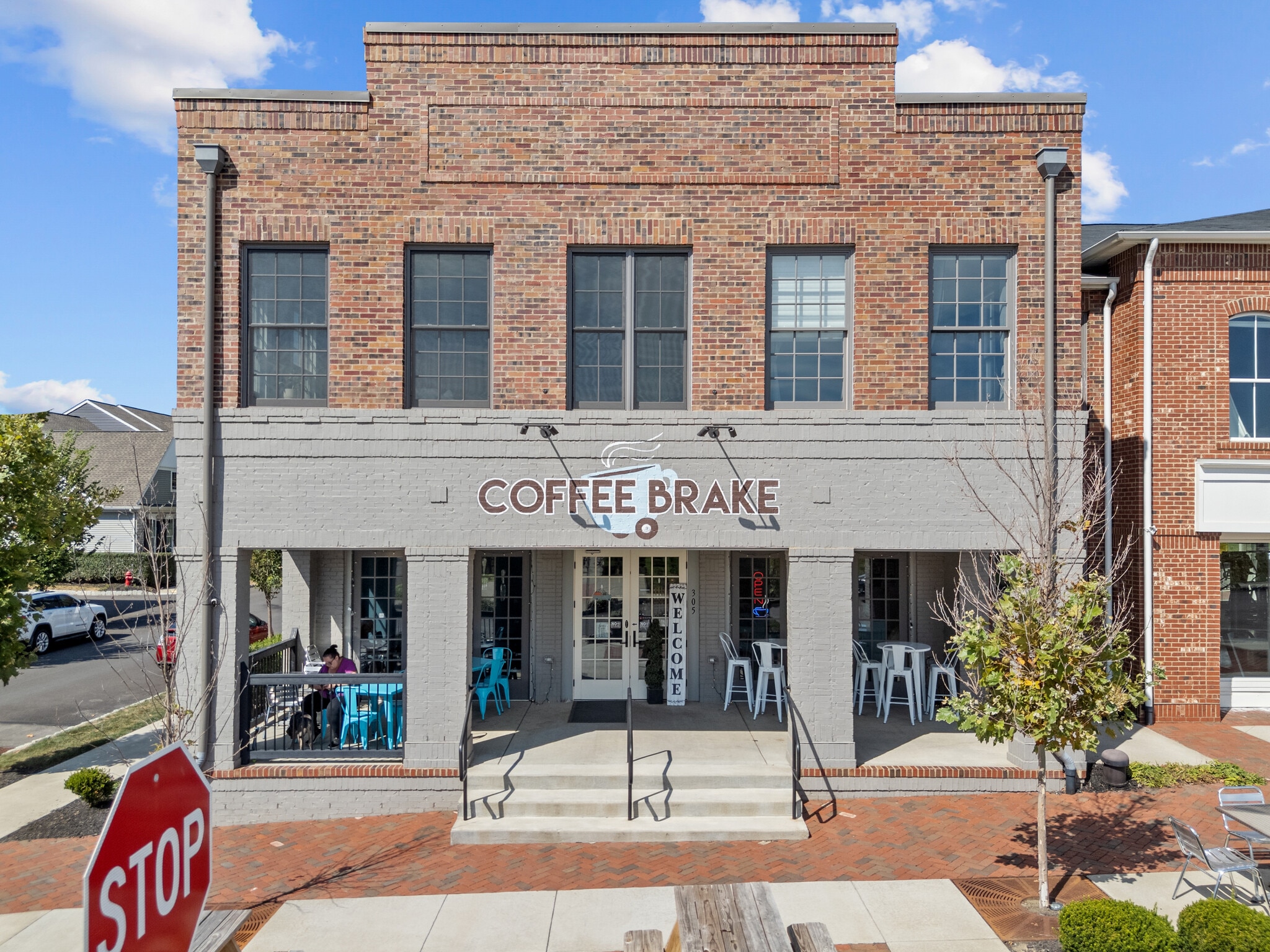 Building Photo - 701 Halcyon Ln