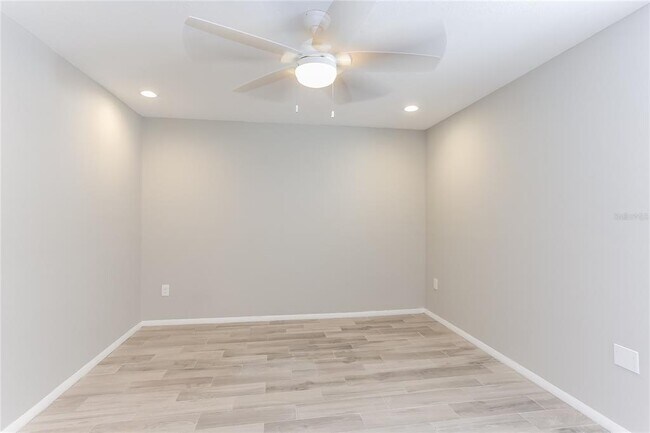 Building Photo - 7941 23rd Ave N