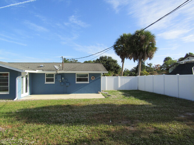 Building Photo - 4188 Pompano Rd