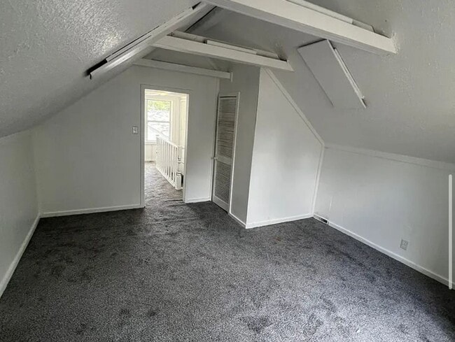 Building Photo - 210 N Lincoln Ave