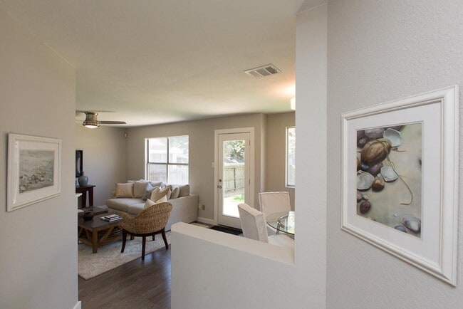 Building Photo - 917 Minturn Ln