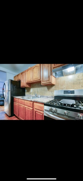 Building Photo - 500 S Center St