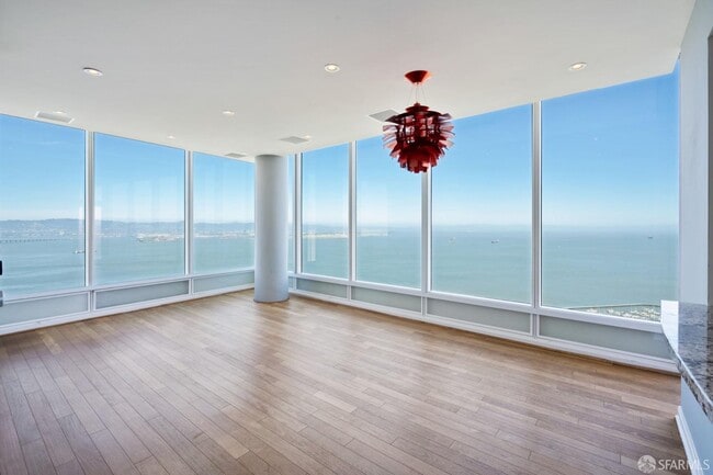 Building Photo - 425 1st St