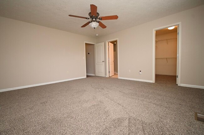 Building Photo - 5898 Ethan Dr