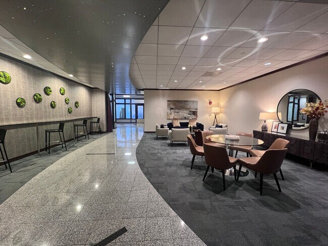 Building Photo - Downtown Grand Rapids condo overlooking th...