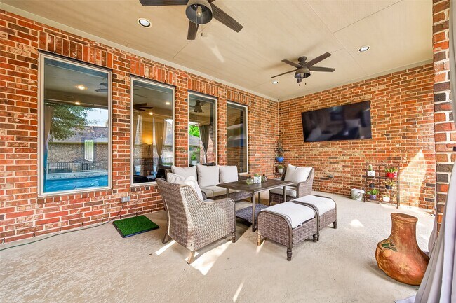 Building Photo - 32607 Wingfoot Cir