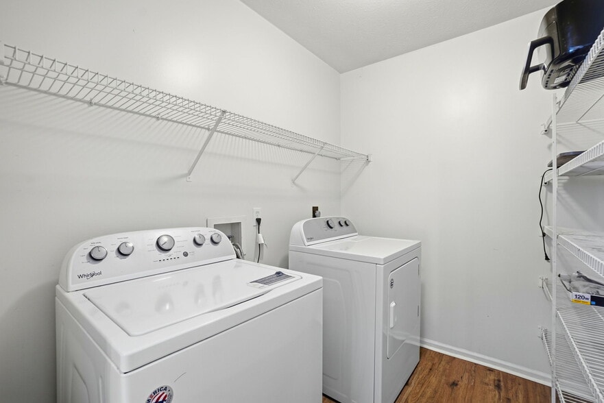 Building Photo - 2107 Geralo Ln