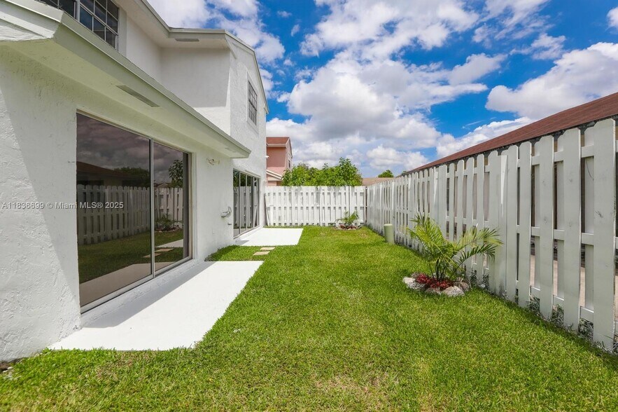 Primary Photo - 3749 NW 107th Way