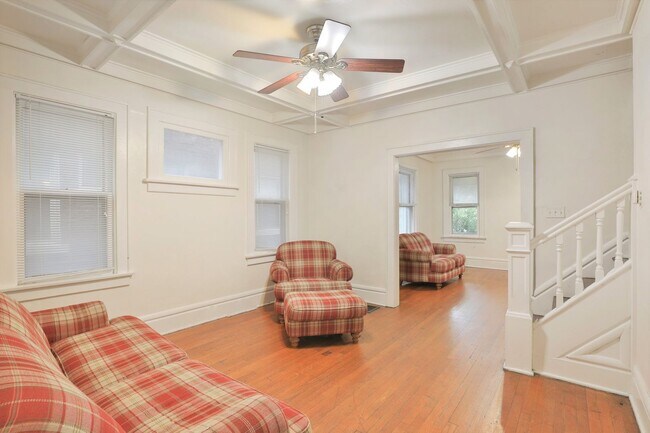 Building Photo - Central Campus - Newly renovated 4 Bedroom 2 Bathroom House