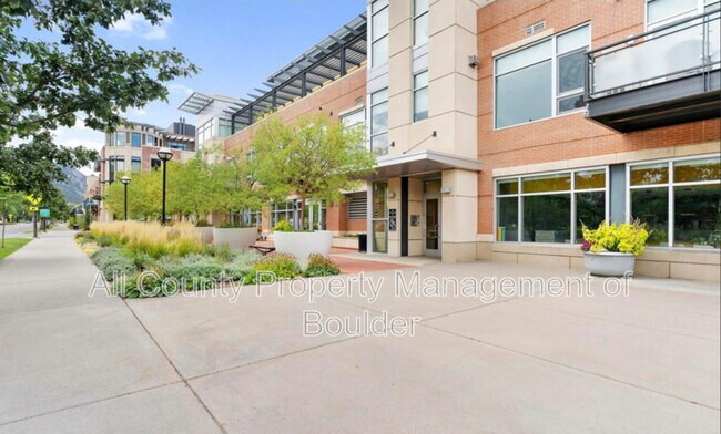 Building Photo - 1155 Canyon Blvd