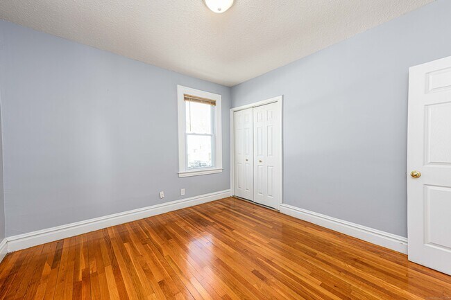 Building Photo - 1005 Whalley Ave