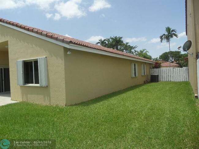Building Photo - 2003 NW 178th Way