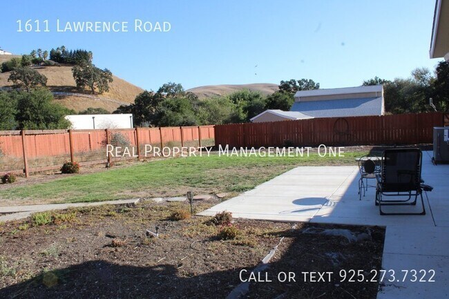 Building Photo - 1611 Lawrence Rd