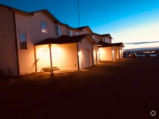 Building Photo - 1310 S Skyline Dr