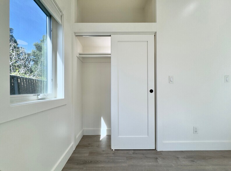 Building Photo - 1038 62nd St