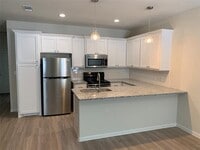 Building Photo - 2313 N Hickory St