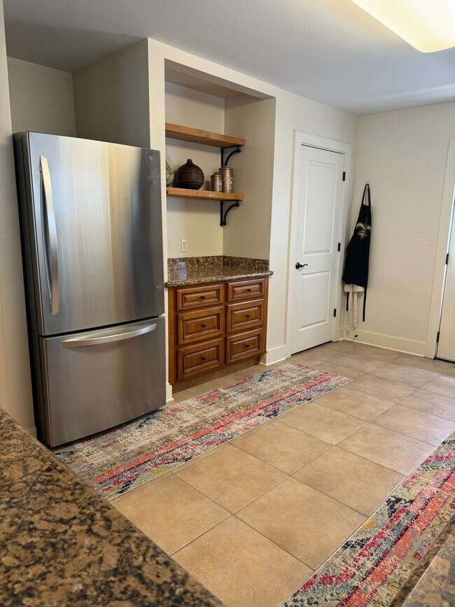 Building Photo - 107 Melvyn Dr