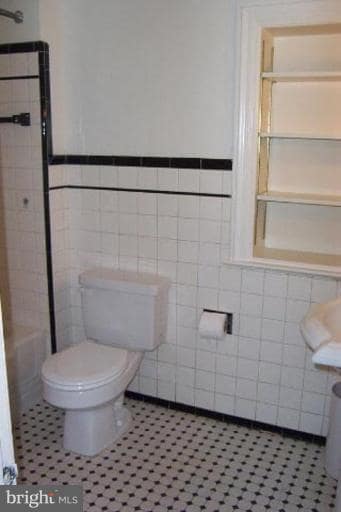 Building Photo - 9405 Locust Hill Rd