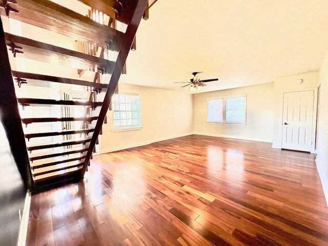 Living room, loft - 849 Lasalle St