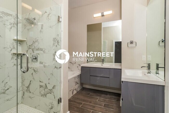 Building Photo - 3 Bedroom Pet-Friendly Home in Oklahoma City, OK with Main Street Renewal