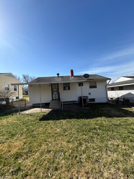 Primary Photo - 225 Ben Nevis Rd