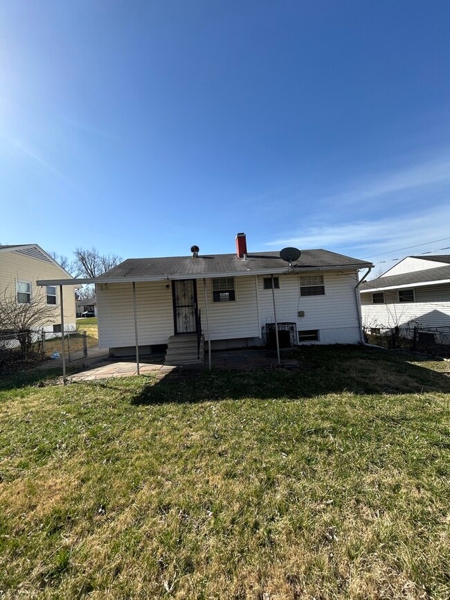 Primary Photo - 225 Ben Nevis Rd