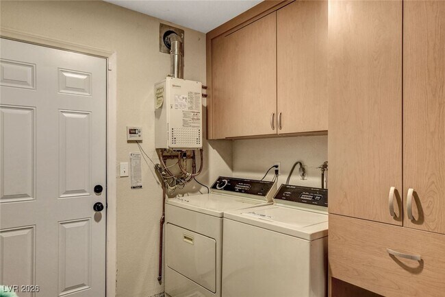 Building Photo - 4762 Torrence Dr