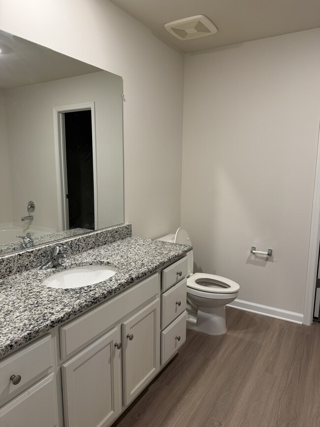 Building Photo - 71 Bloomsbury St