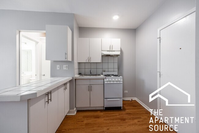 Building Photo - 4031 N Kenmore Ave