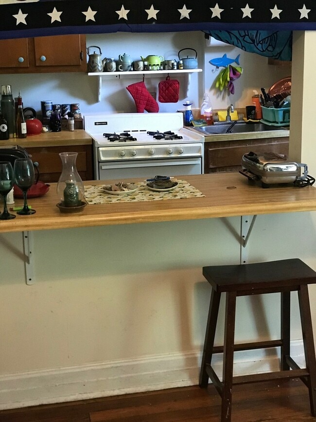 Building Photo - 1123 Grove Ave