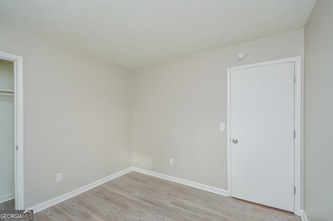 Building Photo - 5586 Mallard Trail