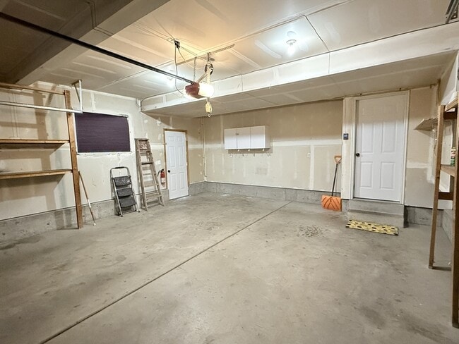 Building Photo - 2022 N 850 W