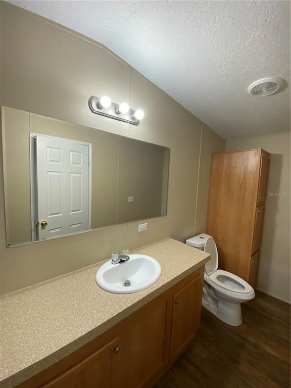 Building Photo - 37418 Carringer Rd