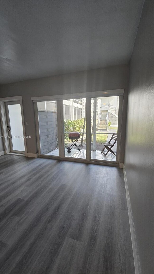 Building Photo - 9200 E Bay Harbor Dr