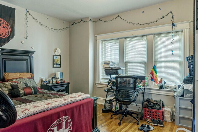 Building Photo - 6415 Cates Ave