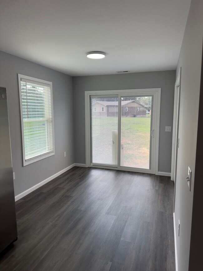 Building Photo - 105 Leslies Home Dr