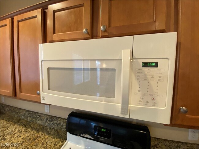 Building Photo - 744 Blue Barrel St