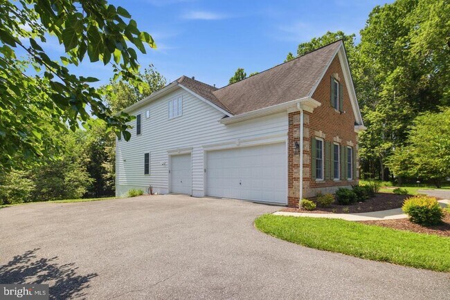 Building Photo - 14140 Seneca Rd