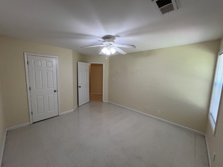 Building Photo - 9063 Pembroke Oak Grove Rd