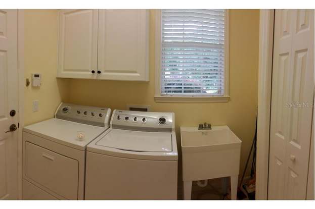 Building Photo - 8946 SW 66th Pl