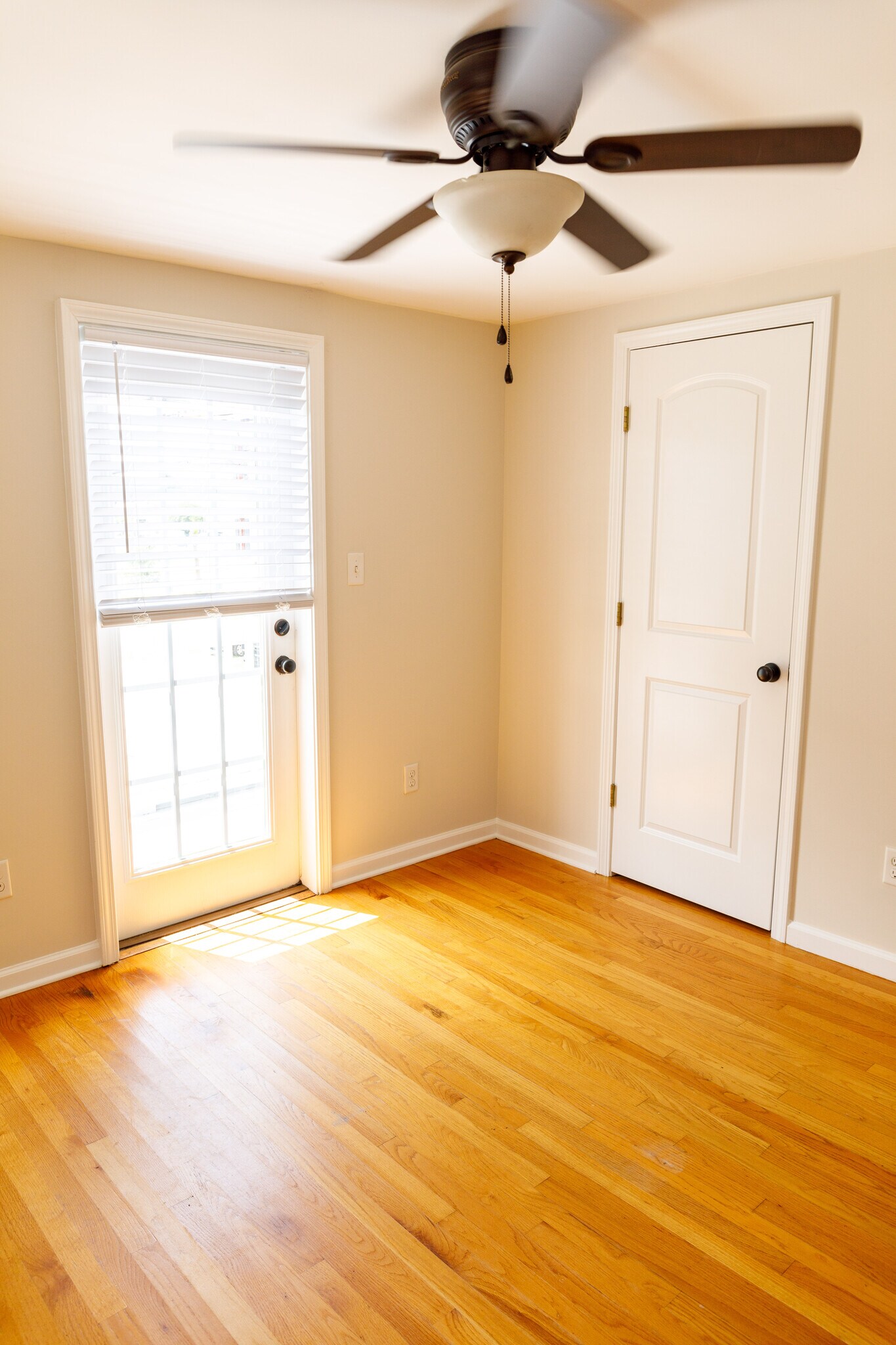 Building Photo - 116 America St