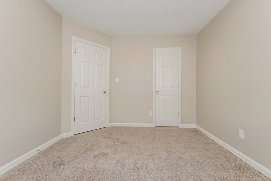 Building Photo - 317 Brookside Dr