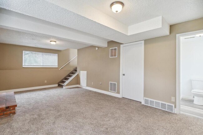 Building Photo - 5245 Mule Deer Dr